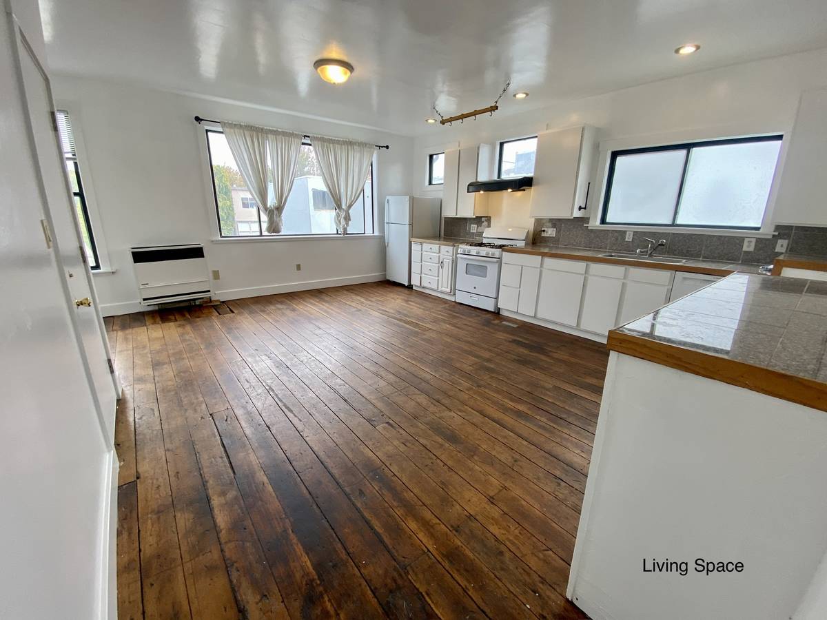 Living space — redundant angle — Image 15